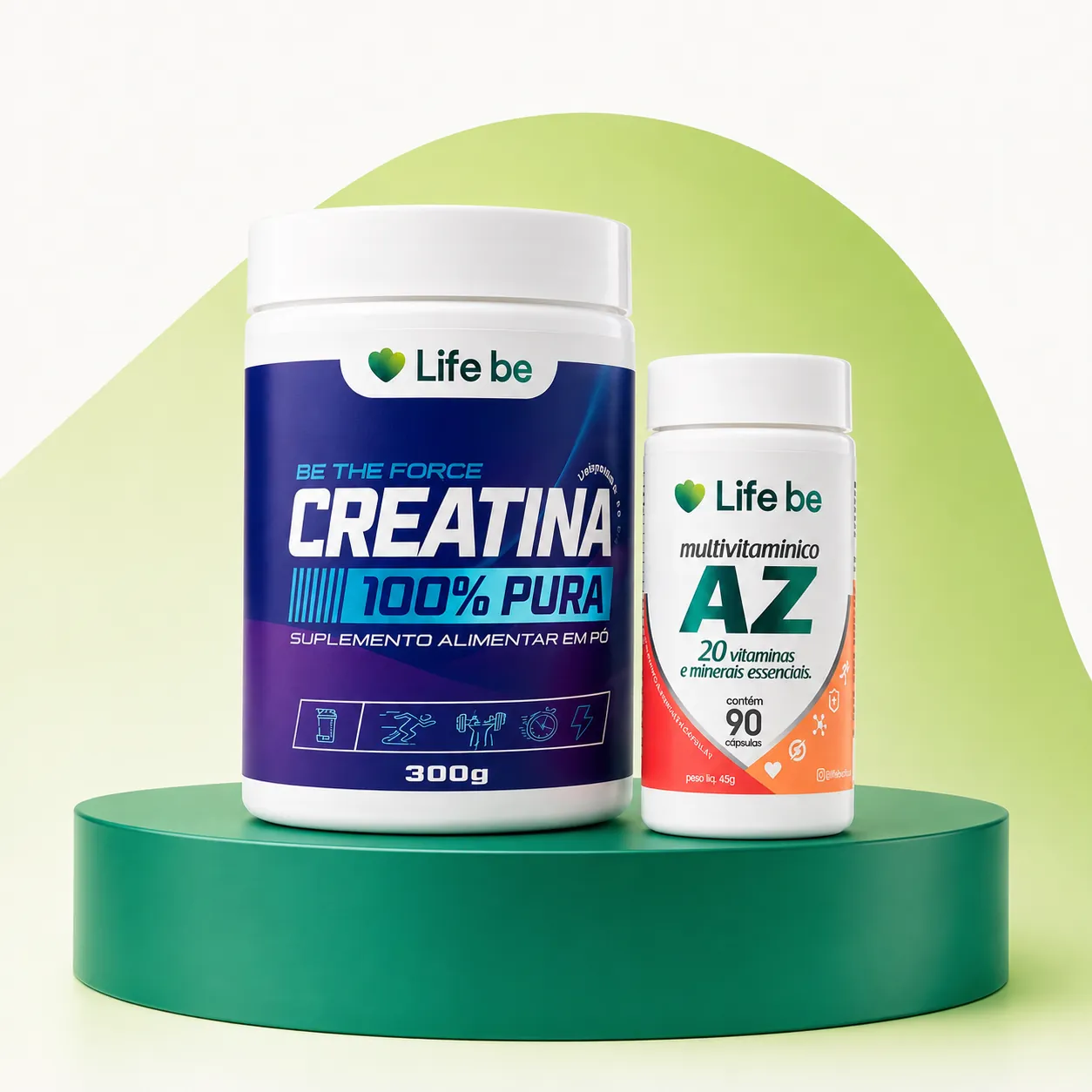 Creatina 300 g e Multivitamínico A–Z Life Be sobre pedestal verde